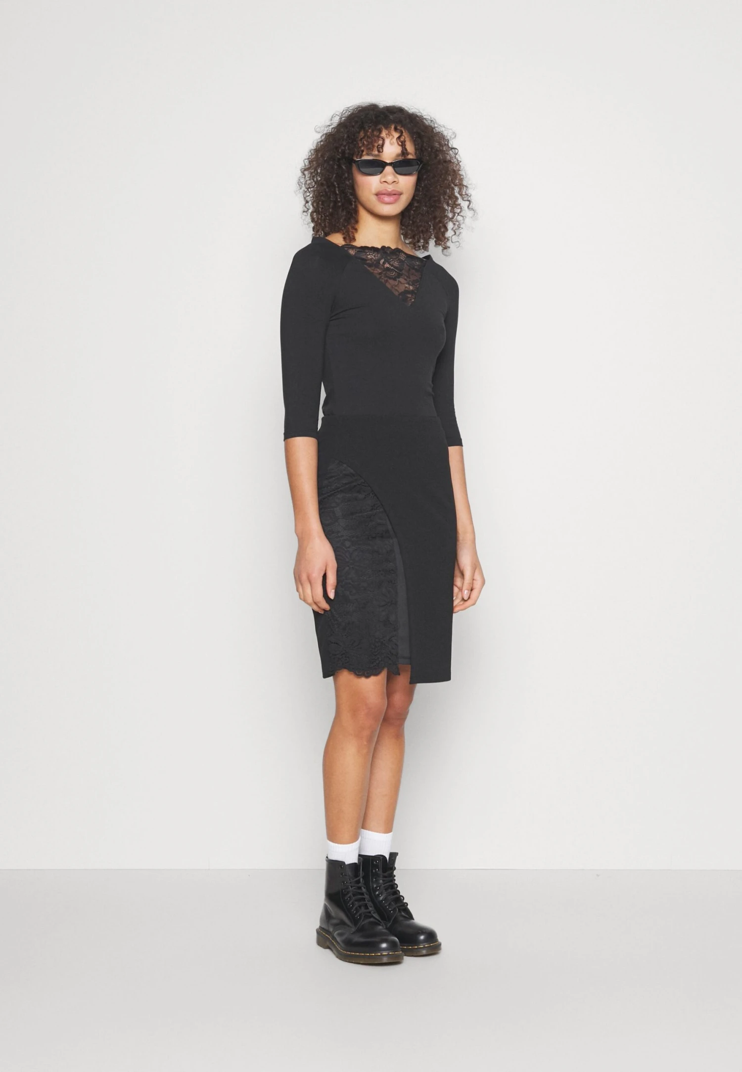 Panel Asymmetric Skirt - Minijupe - Black 4 Panel Asymmetric Skirt - Minijupe - Black – Image 2