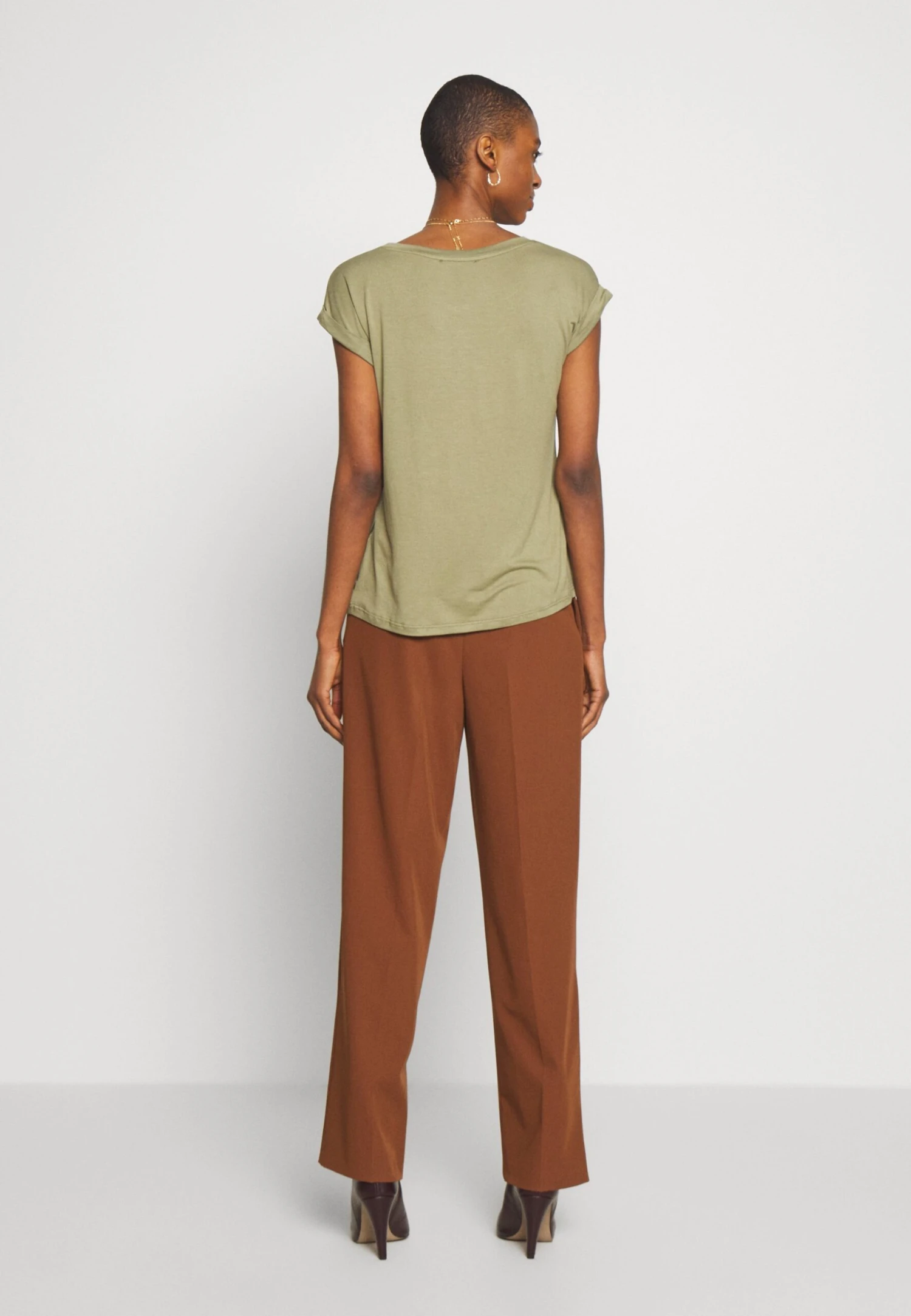 Anna Field T-Shirt Imprimé - Martini Olive 5 Anna Field T-Shirt Imprimé - Martini Olive – Image 3