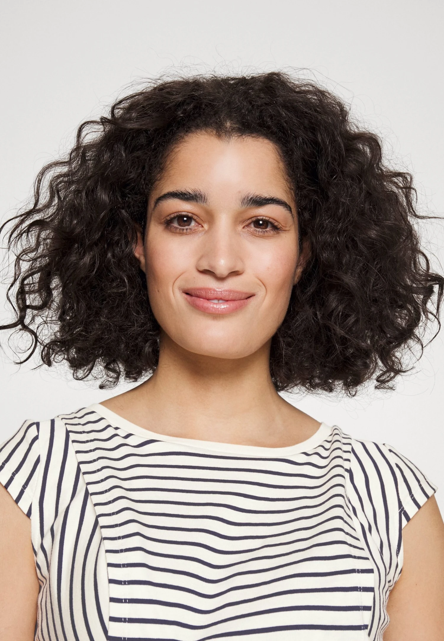 Maternity Baby Doll Nursing Tee - T-Shirt Imprimé - Dark Blue/Off-White 6 Maternity Baby Doll Nursing Tee - T-Shirt Imprimé - Dark Blue/Off-White – Image 4