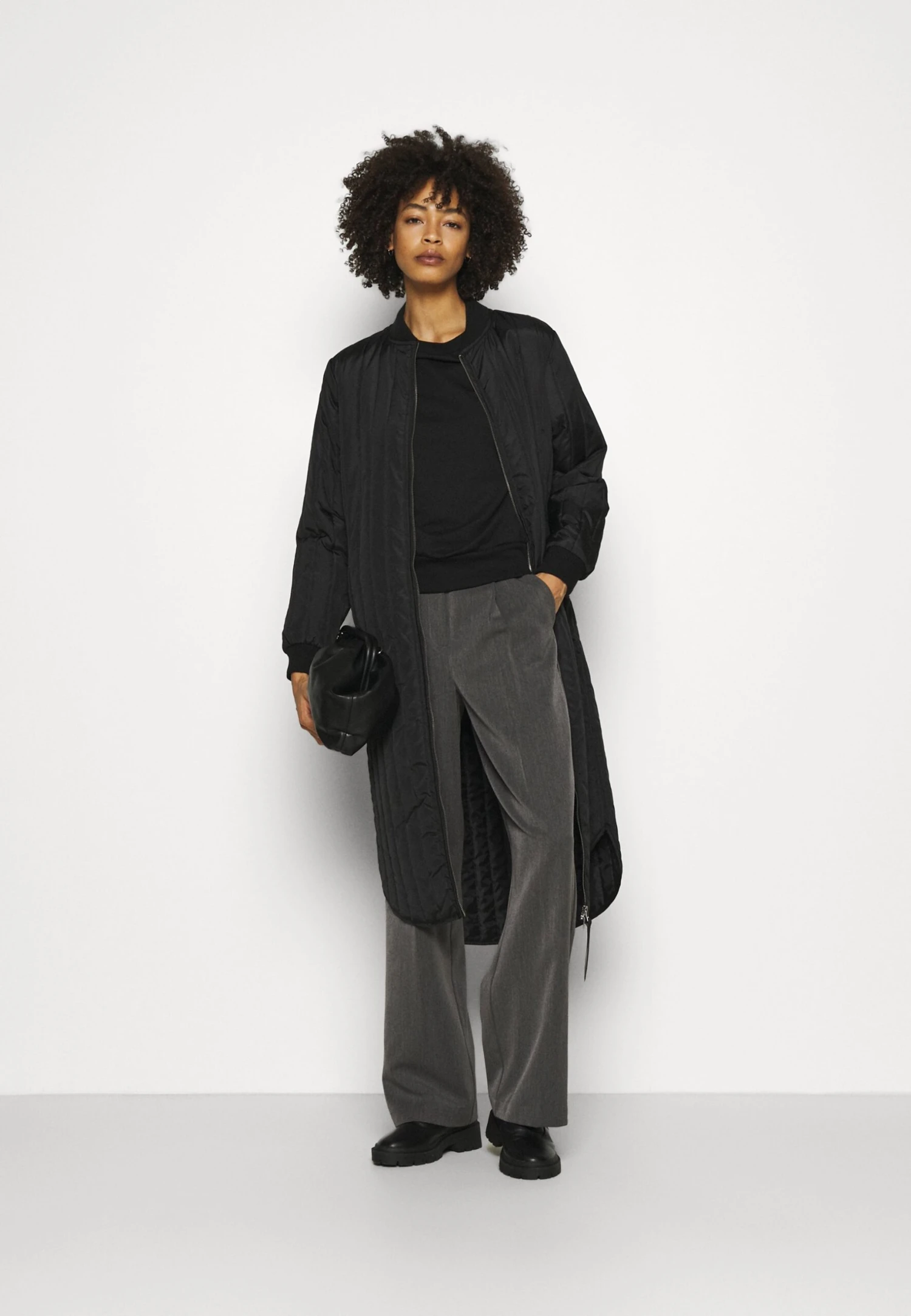 Anna Field Basic Clean Crew Neck Sweatshirt - Sweatshirt - Black 4 Anna Field Basic Clean Crew Neck Sweatshirt - Sweatshirt - Black â Image 2