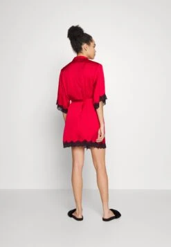 Anna Field 4 Piece Gift Set - Pyjama - Black/Red 20 Anna Field 4 Piece Gift Set - Pyjama - Black/Red -Anna Field e0ccded8c7104ccc8e6b6713104fa024